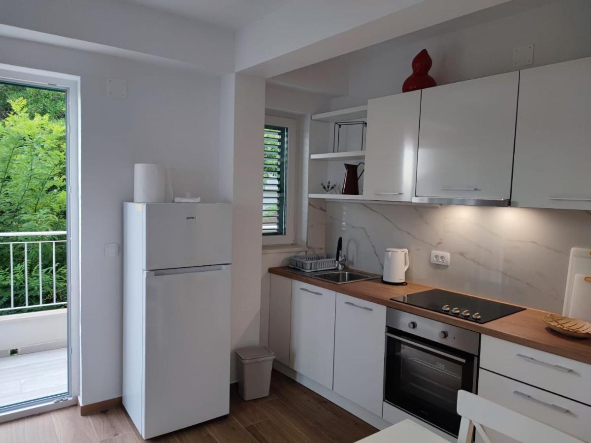 Stari Porat * Gradac (Split-Dalmatia)